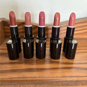 LAURA GELLER ASSORTED LIPSTICKS 3 ARE REGULAR CREAM & 2 ARE METALLIC
LOT OF 5